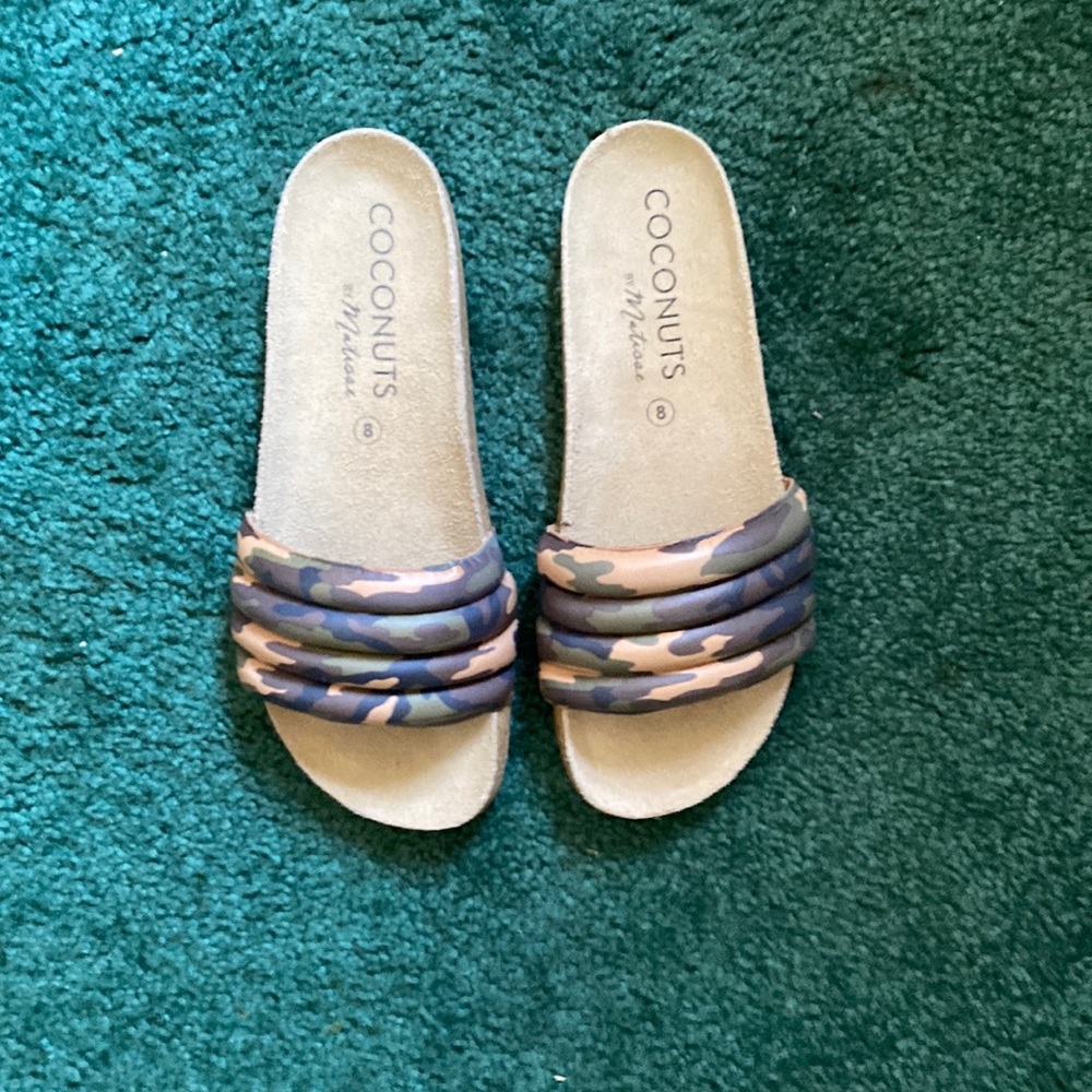 COCONUTS SLIDE ON SANDALS MATISSE SIZE 8 LEATHER UPPER & LINING, SOLES MAN MADE